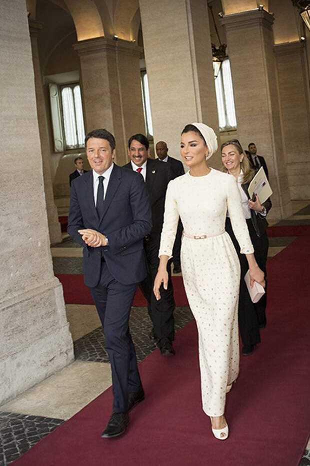 Шейха Моза в платье Valentino Шейха Моза в платье Valentino