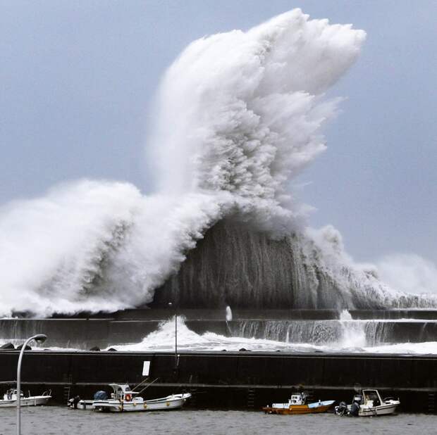 На Японию обрушился мощный тайфун