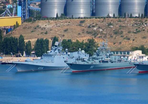 Губернатор Севастополя опроверг заявления Киева о якобы уходе кораблей