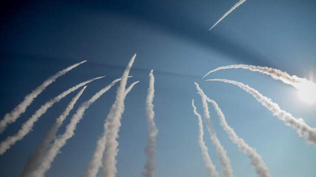 FT: Иран ударил по дата-центру Amazon в Бахрейне