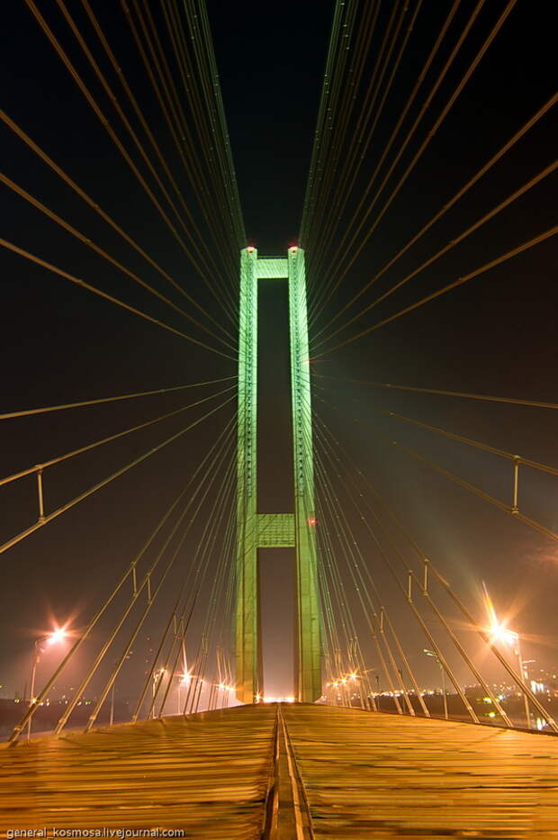 на высоте 136 метров bridge04 Туманный рассвет над Киевом на высоте 136 метров