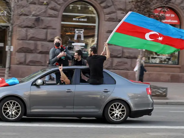 Связываемые с криминалом Олег "Бакинский" и Год Нисанов получили ордена от президента Азербайджана