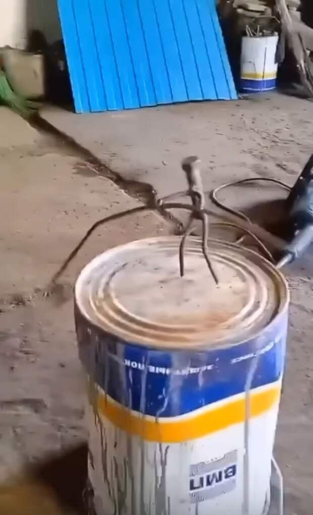 Вот гвоздь, вот подкова, тяп-ляп, и готово