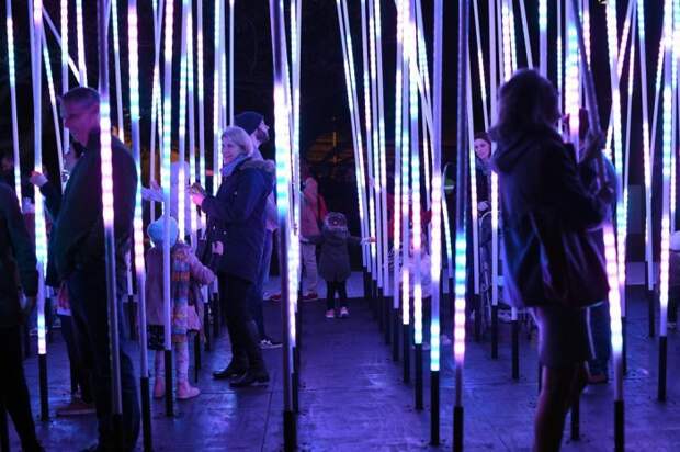 Здание Сиднейской оперы во время фестиваля света Vivid Sydney 2016