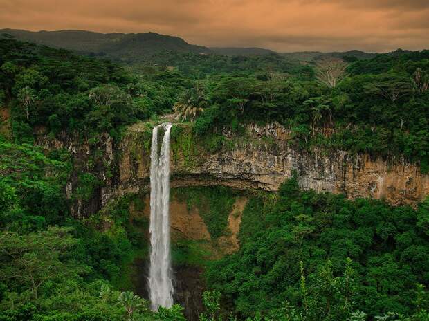 mauritius-waterfall_94618_990x742