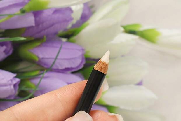 Бесцветный карандаш для губ: как им правильно пользоваться