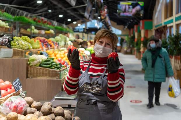 На столичных ярмарках можно купить свежие фермерские продукты / Фото: mos.ru