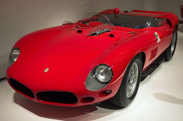 Десятка потрясающих автомобилей Ferrari-26 фото-