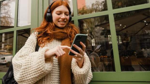 Долгие ответы, ИИ-поздравления, молчаливые выходы из чатов: что важно знать о современном этикете в мессенджерах