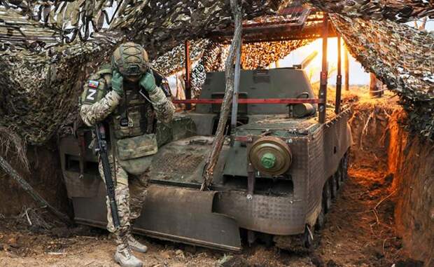 Клещи вокруг Орехова сжимаются, для обороны фортецi Сырский набирает «крепостных»