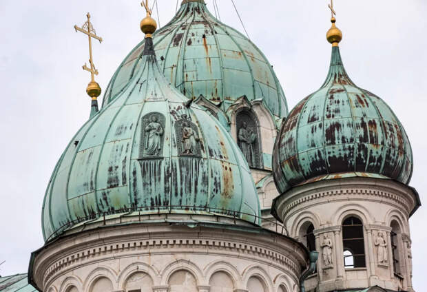 Священник Горбик призвал не клеить на яйца изображения святых и храмов