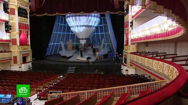 На большие гастроли в Петербург МХТ привез звезд и нашумевшие спектакли