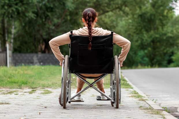 Парализованная девушка грубо отомстила достававшей ее интимными вопросами тетушке