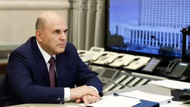 Мишустин упростил въезд в Россию для семей иностранных специалистов