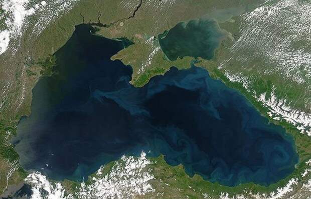 Скрыта под водой река в Черном море.