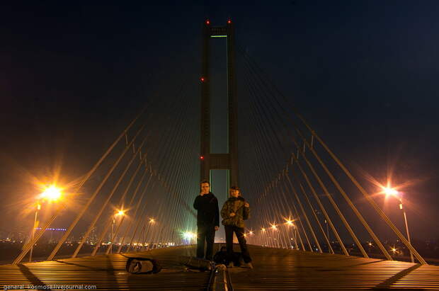 на высоте 136 метров bridge03 Туманный рассвет над Киевом на высоте 136 метров