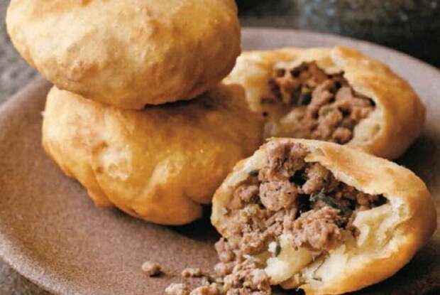 Ленивые беляши на кефире: быстрый рецепт сочного перекуса без дрожжей