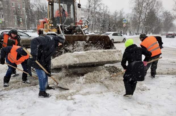Нижегородцы жалуются на плохую очистку дворов после снегопада
