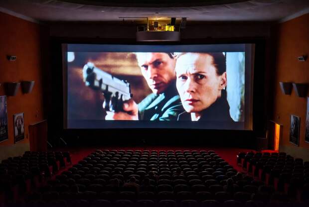 После майских праздников кинотеатры РФ перейдут на отечественное кино