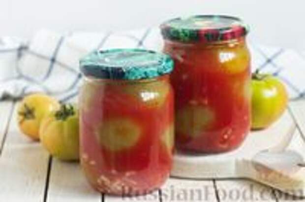 Фото к рецепту: Консервированные зелёные помидоры в томатном соке, с чесноком