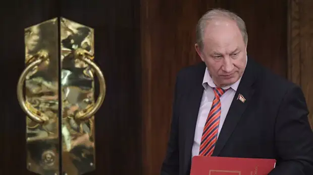 Общественники обратились к председателю Госдумы с просьбой лишить Рашкина депутатского мандата