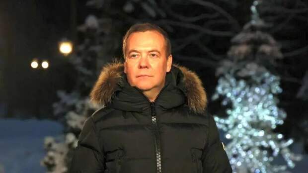 «Забирайте скорее»: зачем Дмитрий Медведев подталкивает США к аннексии