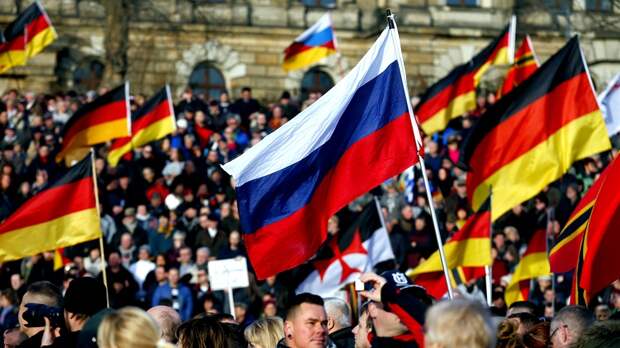 FAZ: в борьбе за электорат немецкие партии не брезгуют кириллицей