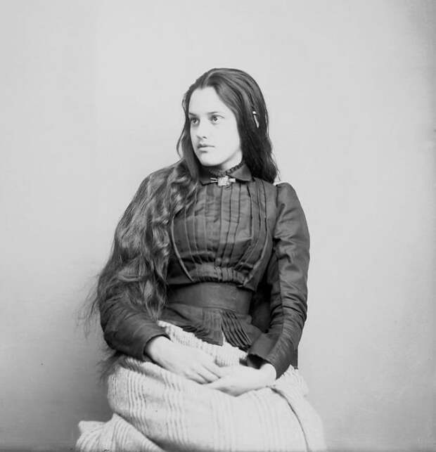Марсия Паскаль, получерок, дочь офицера армии Джордж У. Пасхаль, 1880-е годы женщины, индейцы, красота, племена, прерии