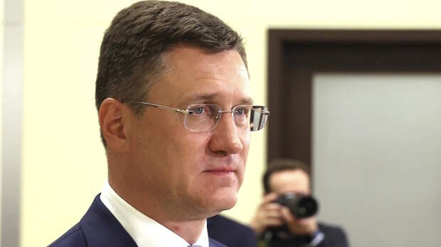 Рост спроса на нефть в мире, поставки в Индию, падение цен на топливо в РФ: что рассказал Новак