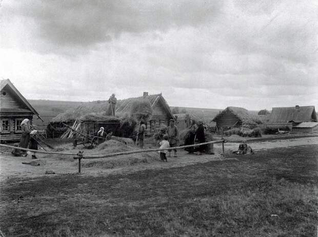 Русская деревня начала XX века на старых фотографиях.