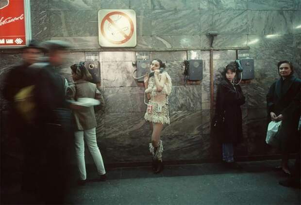 Отчаянная Россия 90-х: вся правда в фотографиях девушки, лиз сарфати, лихие 90-е, фото, фото 90-х