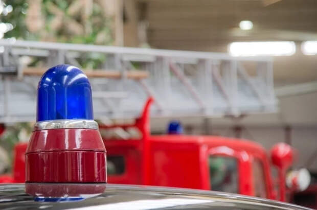 В Ленинградской области из-за обломков БПЛА загорелся склад