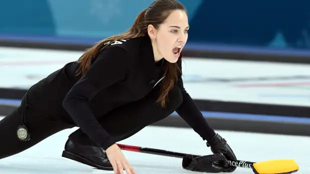 Брызгалова: наряжусь Дедом Морозом, если муж станет Снегурочкой