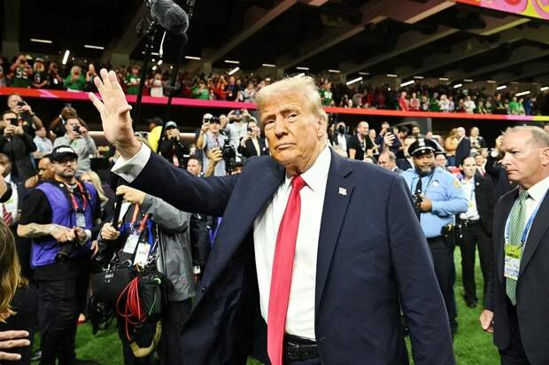 В США спорят о диктаторе Трампе, только поезд ушел