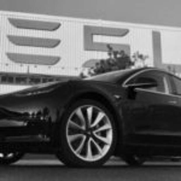 Новая бюджетная Tesla Model 3 уже на дорогах