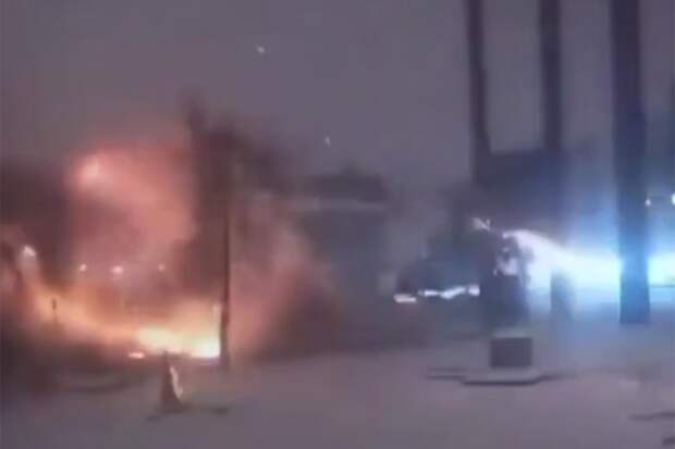 Камера сняла мощный взрыв дрона возле памятника Бандере во Львове