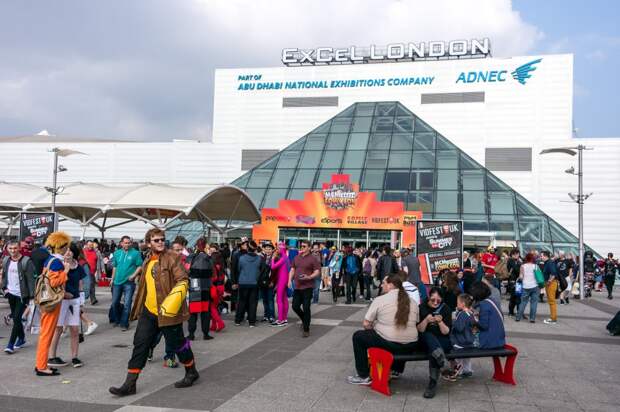 SAM_3808  Персонажи фестиваля Comic Con 2016 SAM 3808