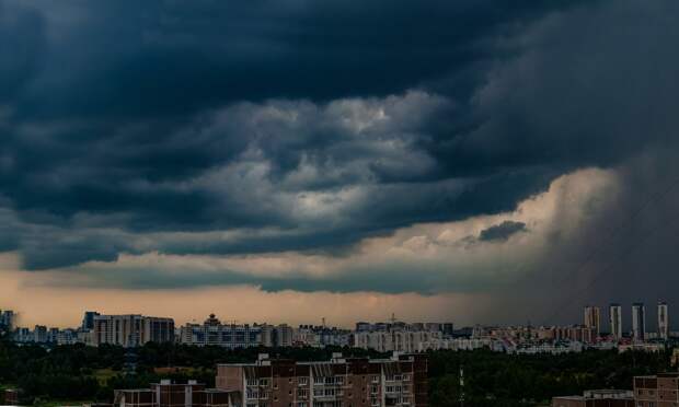 Москвичей предупредили о дождях и сильном ветре