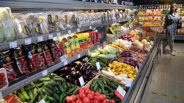 «Уделить больше внимания»: Путин призвал поддерживать фермеров для снижения цен на продукты в России