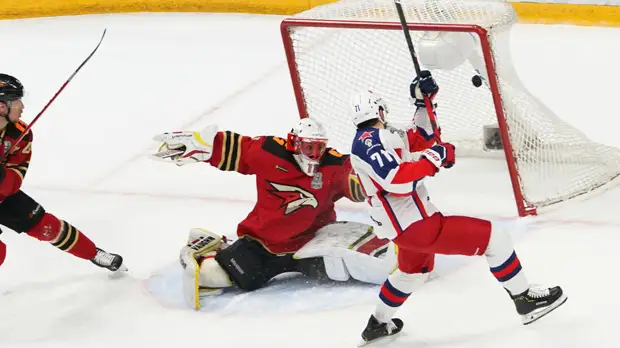 Звёздный фактор: как Шалунов и Окулов помогли ЦСКА победить «Авангард» в третьем матче финала Кубка Гагарина