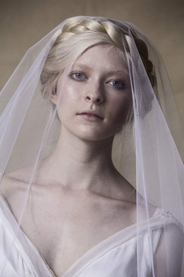 kate_veil_close-466x700