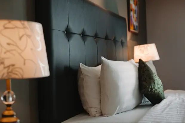 Российские отели требуют от Booking аннулировать счета за февраль