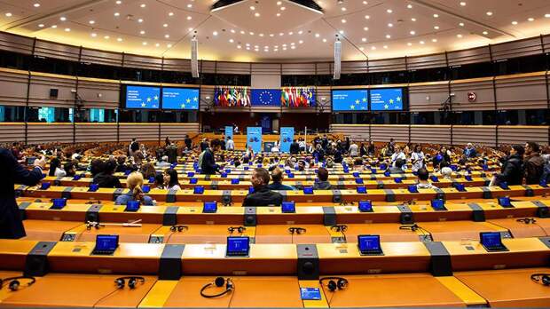 Партии крайне правого толка усилили позиции в преддверии выборов в Европарламент