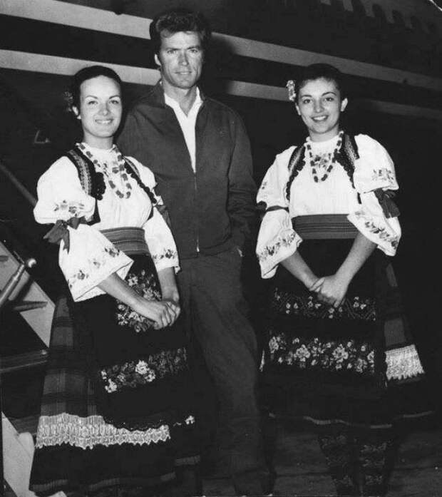Клинт Иствуд с сербскими девушками, 1974 г. голливуд, кино, фото