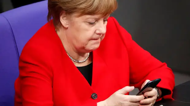 Меркель и Зеленский провели телефонный разговор