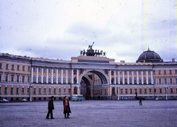 Одна из главных площадей общегородского центра Ленинграда.