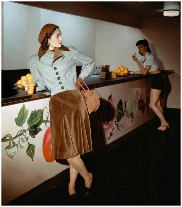 model-standing-at-ann-delafields-health-bar-in-the-richard-hudnut-salon-wearing-a-forstmann-tweed-and-corduroy-suit-photo-john-rawlings-1943 model-standing-at-ann-delafields-health-bar-in-the-richard-hudnut-salon-wearing-a-forstmann-tweed-and-corduroy-suit-photo-john-rawlings-1943