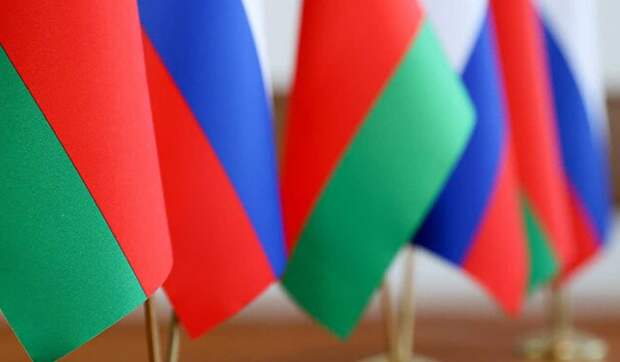 Политолог Абзалов: Запад поспособствовал интеграции России и Белоруссии