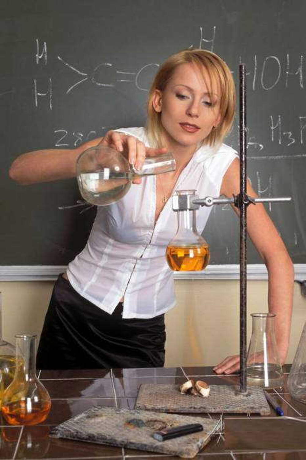 Учитель химии