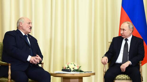 Ушаков анонсировал встречу Путина и Лукашенко 8 мая